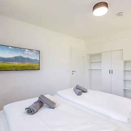 Mountain - By Mynests